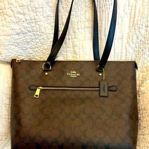 Coach Sig Gallery Tote—NWT!!
